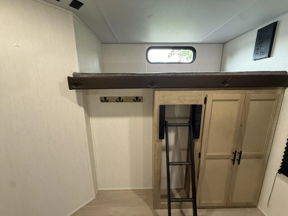 Cherokee 304sr Wolf Den 2026 alt