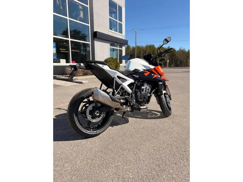 Ktm 990 Duke 2027 alt
