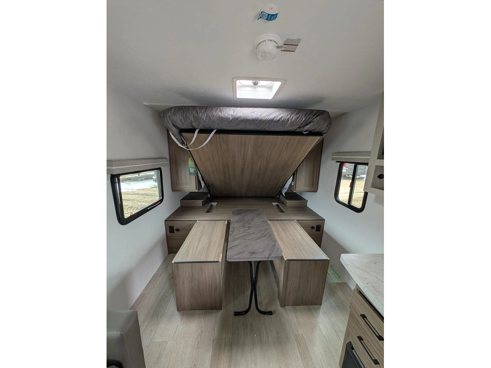 Coachmen Freedom Express 192rbs-320 2026 alt
