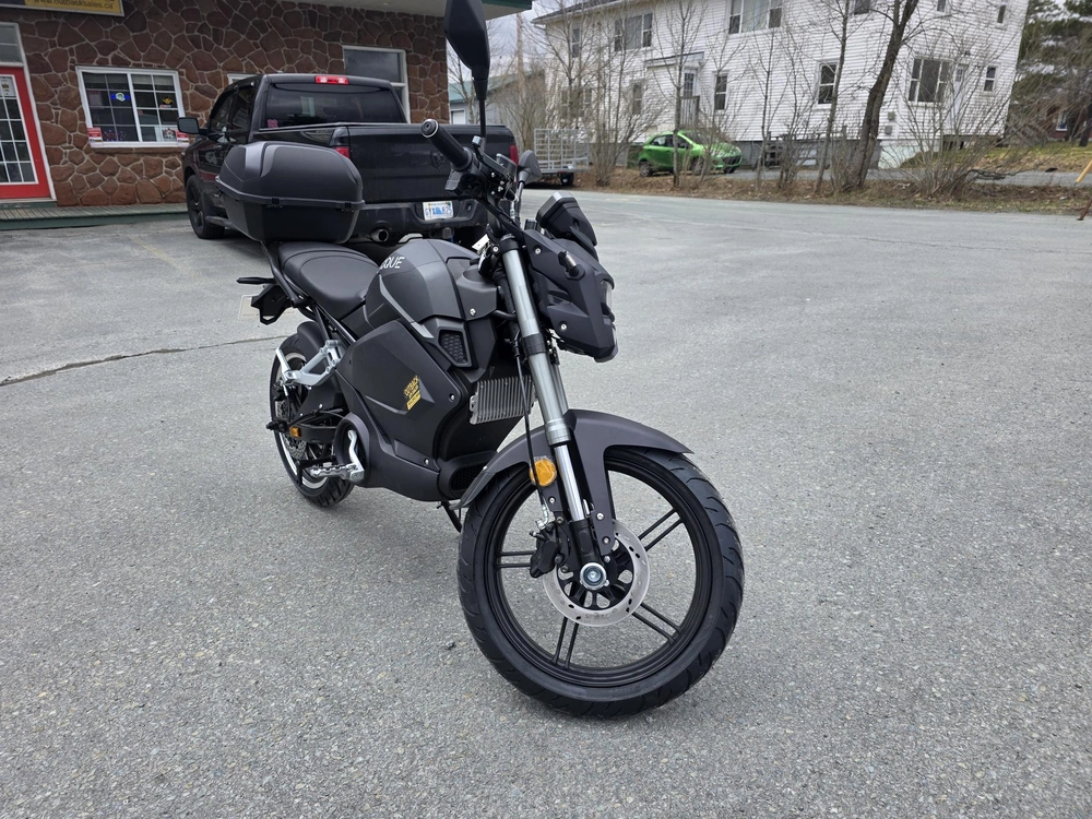 2025 Evoque E-tron alt