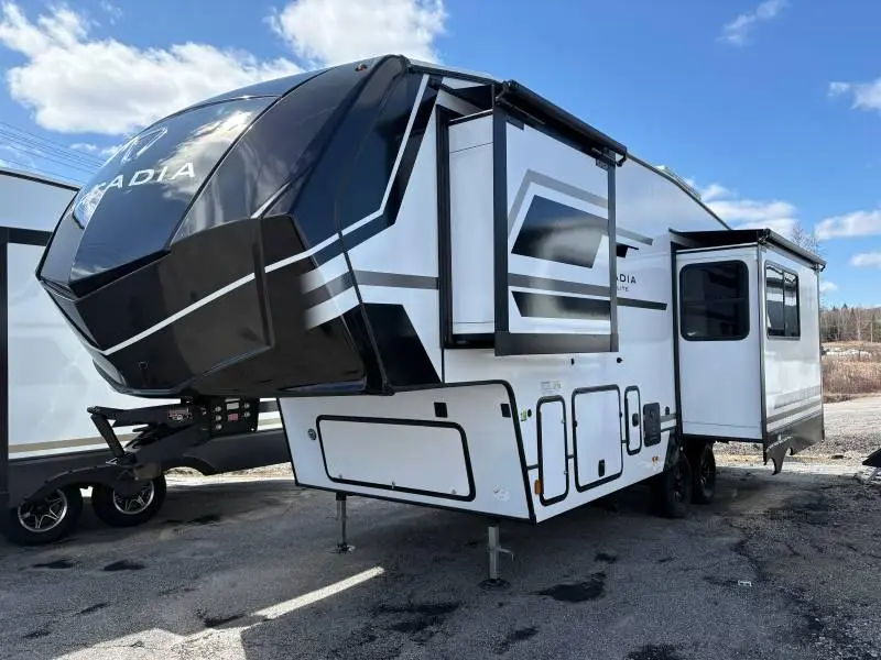 2026 Arcadia 242 SLMD