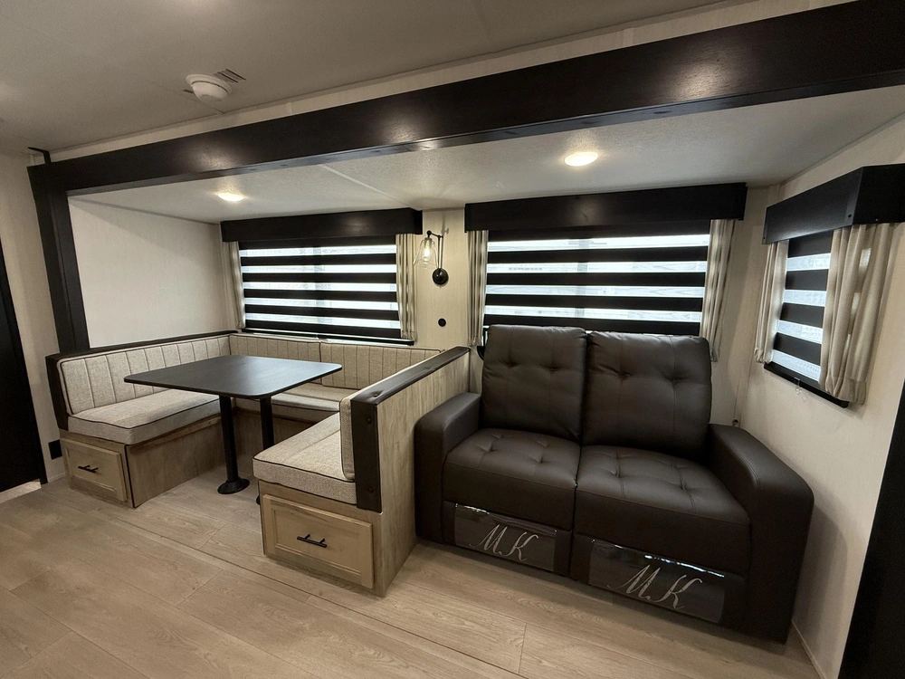 Cherokee 304sr Wolf Den 2026 alt