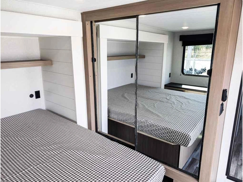 Jayco Jay Flight Bungalow 401loft 2026 alt