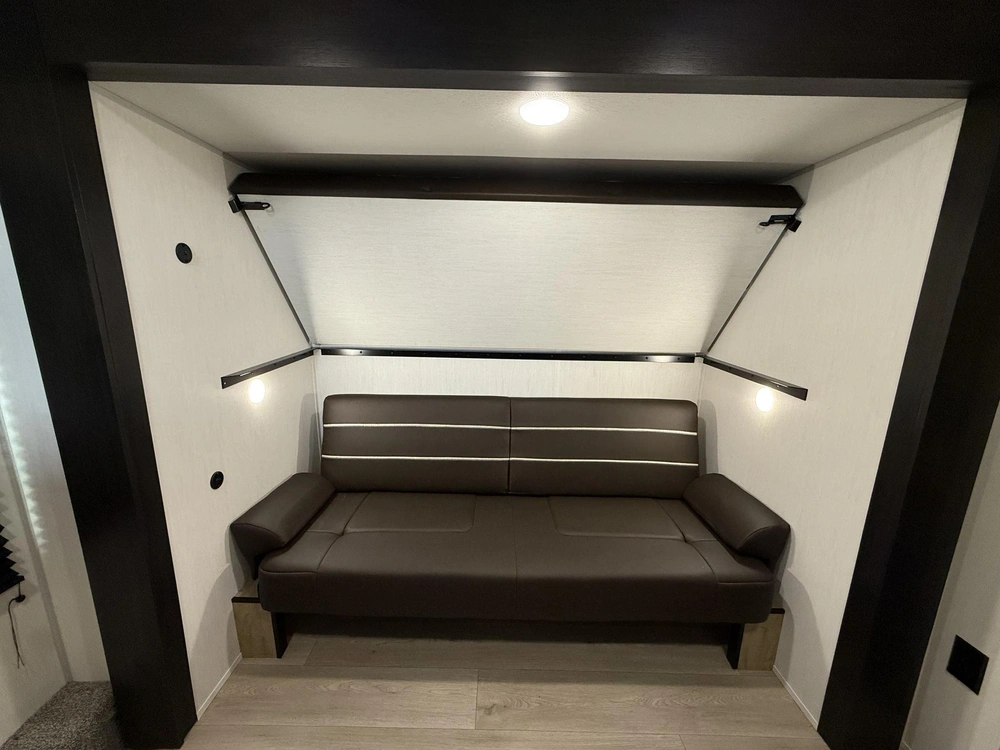 Cherokee 304sr Wolf Den 2026 alt