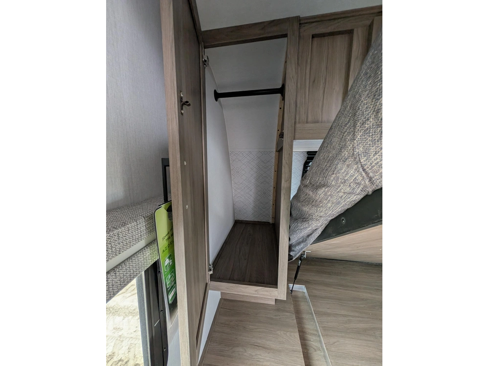 Coachmen Freedom Express 192rbs-320 2026 alt