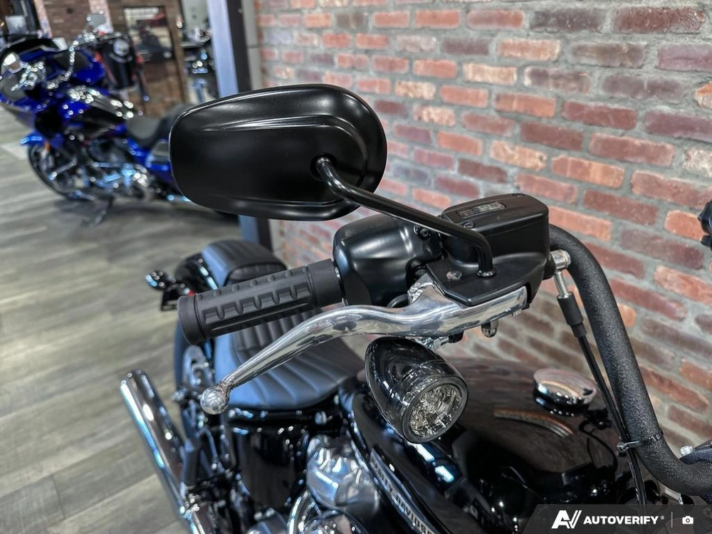 2026 Harley-davidson Street Bob alt