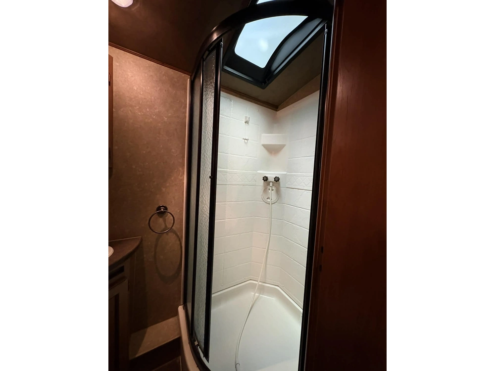 Crossroads Rv Sunset Trail 300bh 2015 alt