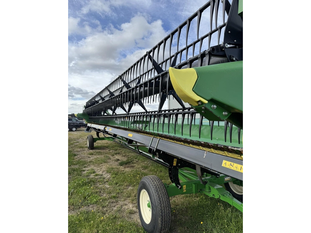 2022 John Deere T670 alt