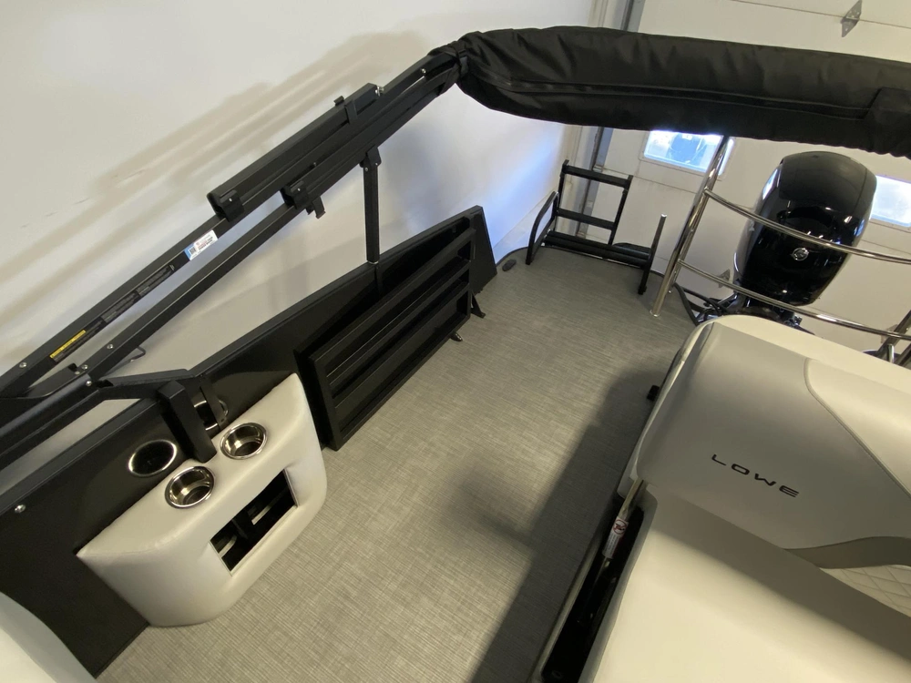 2026 Lowe Boats Ss210cl alt