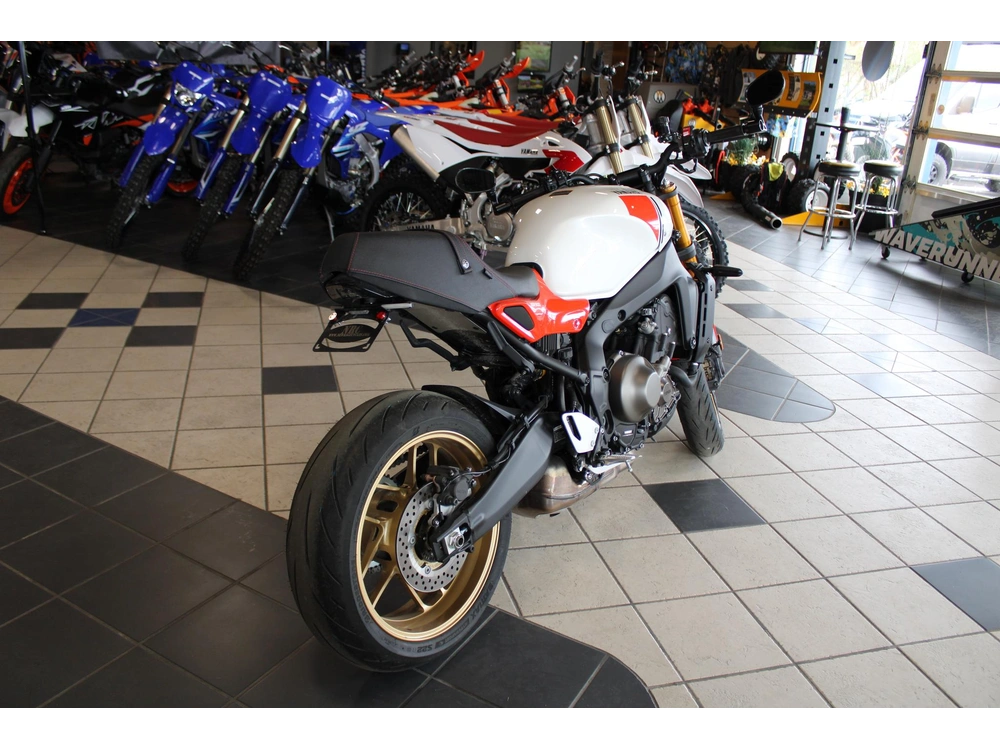 2024 Yamaha Xsr 900 alt