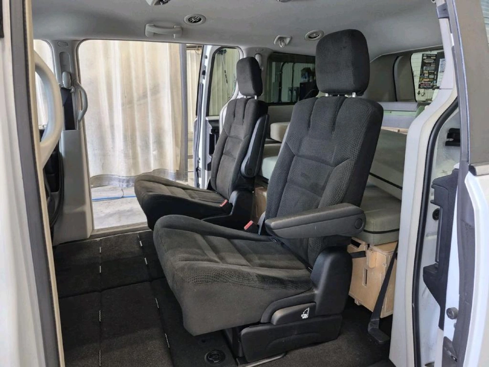 Dodge Grand Caravane Crew Campeur 2016 alt