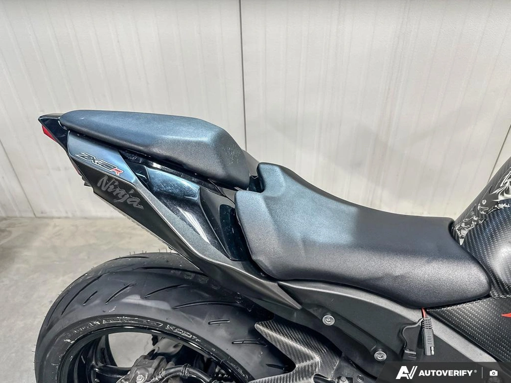 2022 Kawasaki Zx10r alt