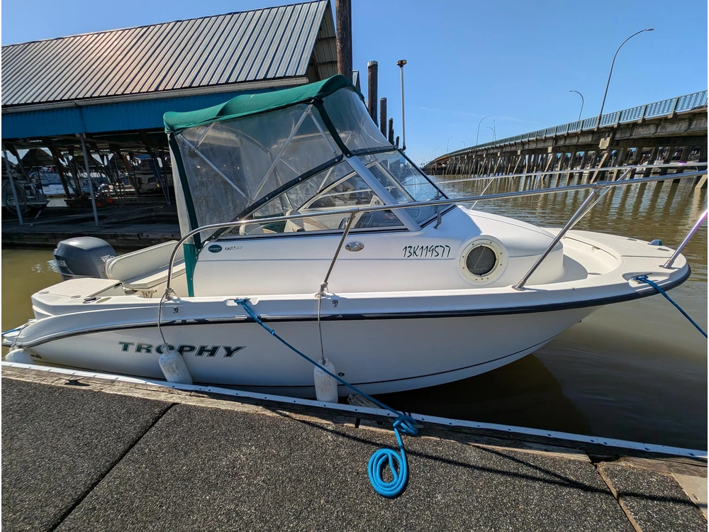 2005 Trophy Boats 1902 Walkaround Walkaround alt