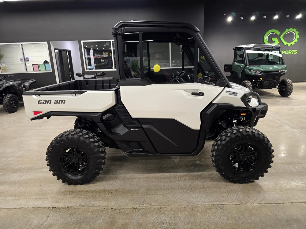 2026 Brp Defender Limited Cab Hd11 alt