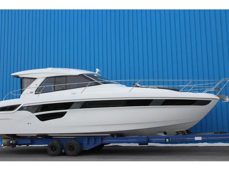 2021 Bavaria Motoryachts S45 COUPE VOLVO IPS 600 EVC2 thumbnail 2