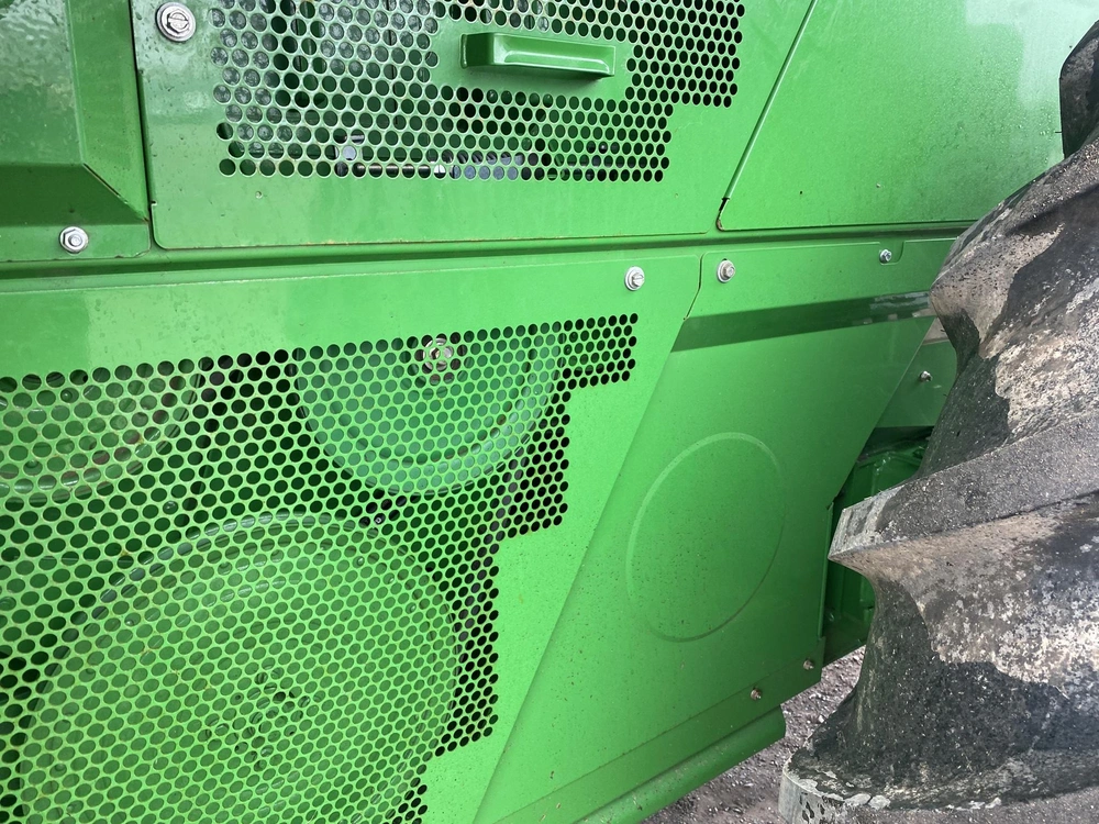 2023 John Deere T670 alt