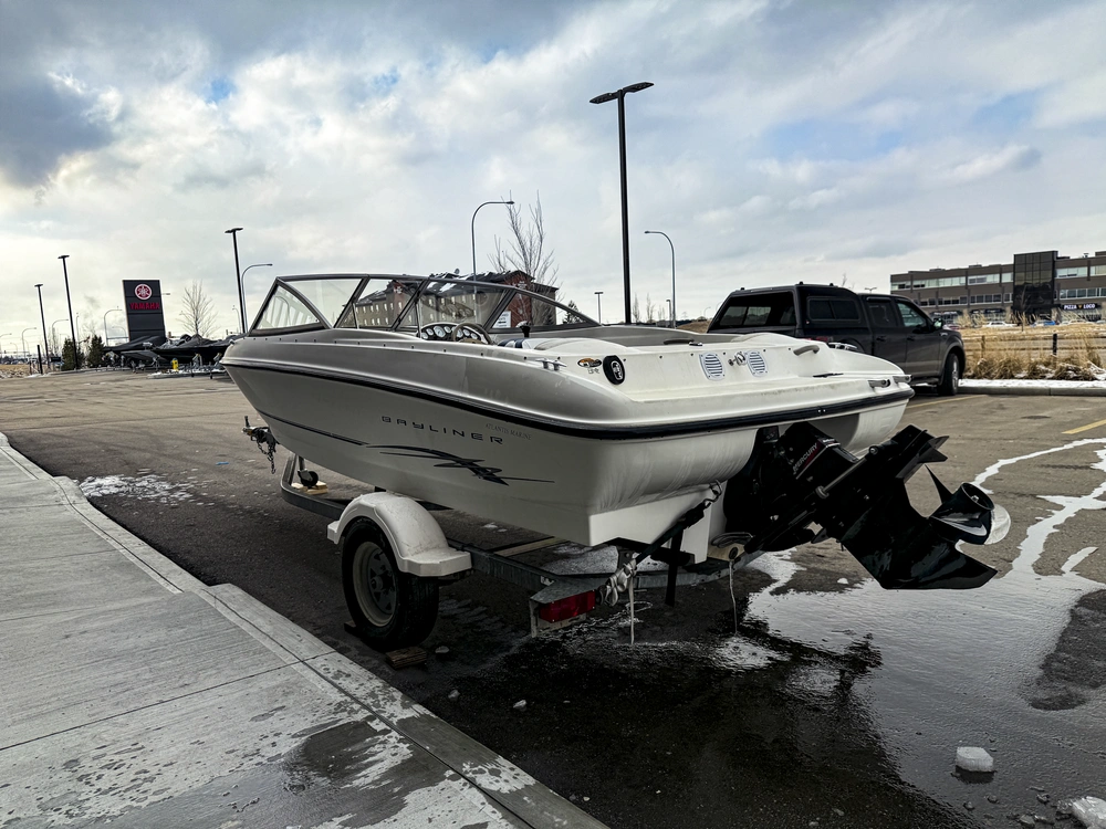2004 Bayliner 175 alt