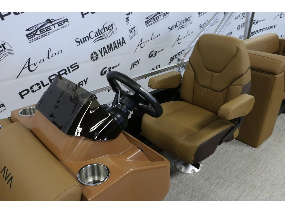 2026 Avalon Vls 2180 Quad Lounger + Yamaha 70 Hp alt