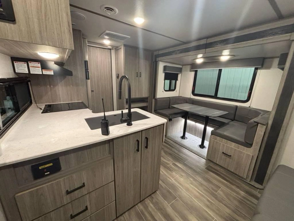 Keystone Rv Passport 189rb ***couple*** 2022 alt