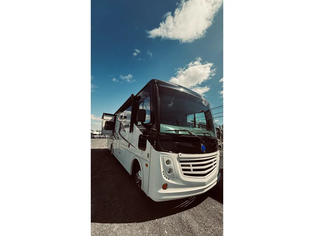 Holiday Rambler ADMI...