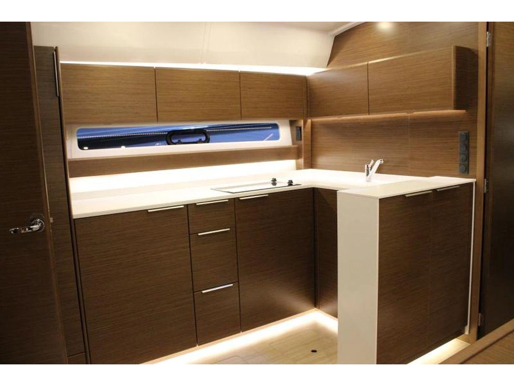 2021 Bavaria S45 Coupe Volvo Ips 600 Evc2 alt