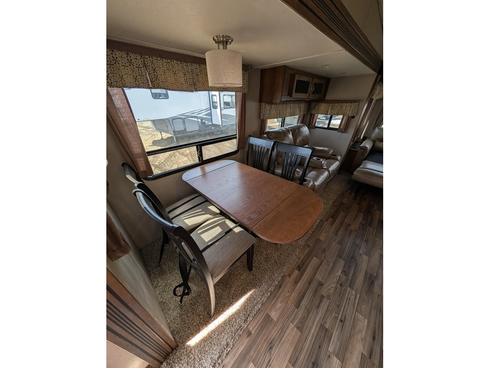 Coachmen Chaparral 30rls 2019 alt