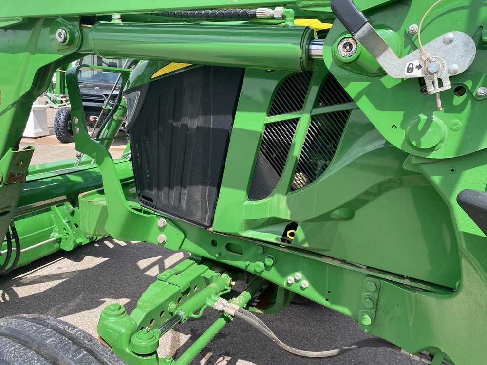 John Deere 6110m 2023 alt