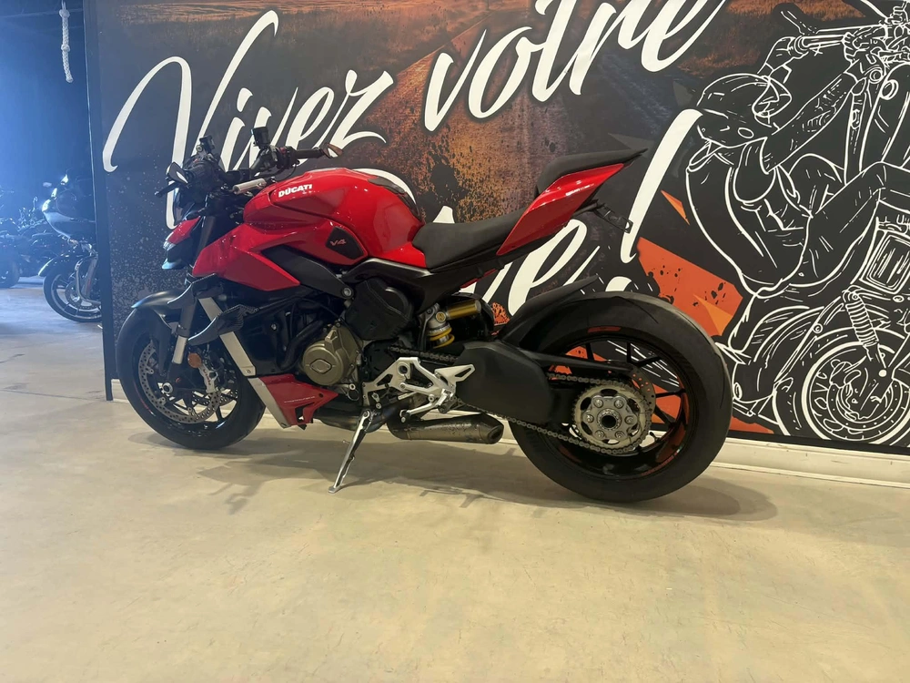 Ducati Streetfighter V4 2021 alt