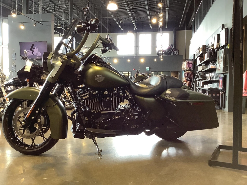 Harley-davidson Road King S Flhrxs 2022 alt