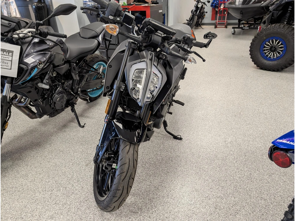 2023 Ktm Duke 390 alt