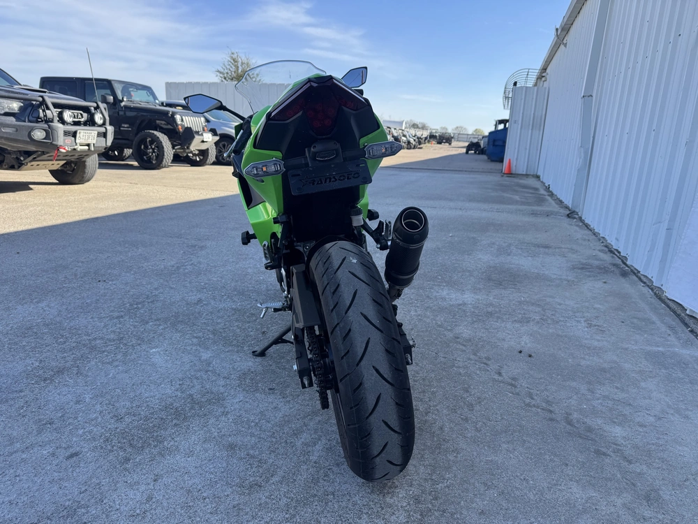 2026 Kawasaki Ninja 500 Base alt