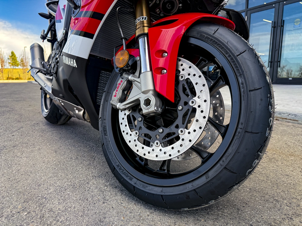 2026 Yamaha R1 alt