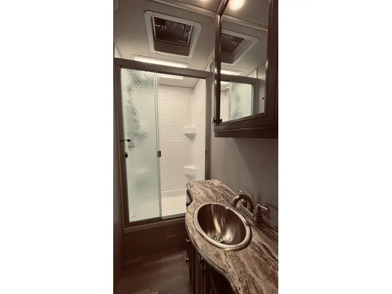 2019 Holiday Rambler ADMIRAL 32S thumbnail 17
