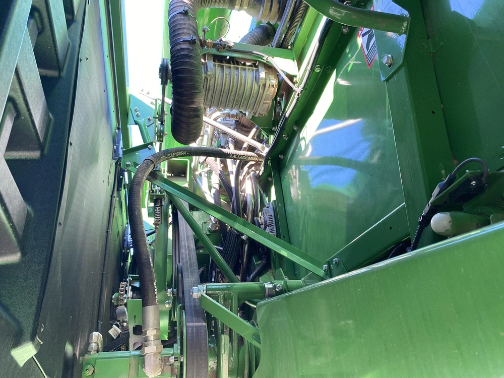 2024 John Deere T670 alt