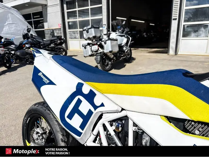 2019 Husqvarna 701 SM thumbnail 4