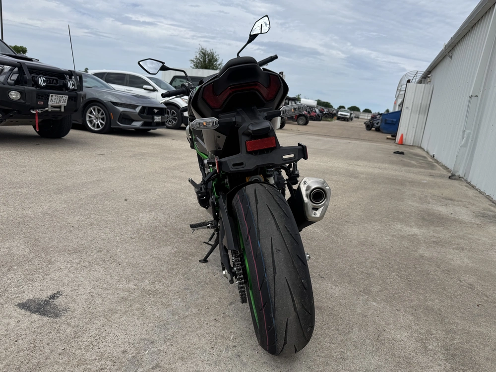 2025 Kawasaki Z900 Se Abs Se alt
