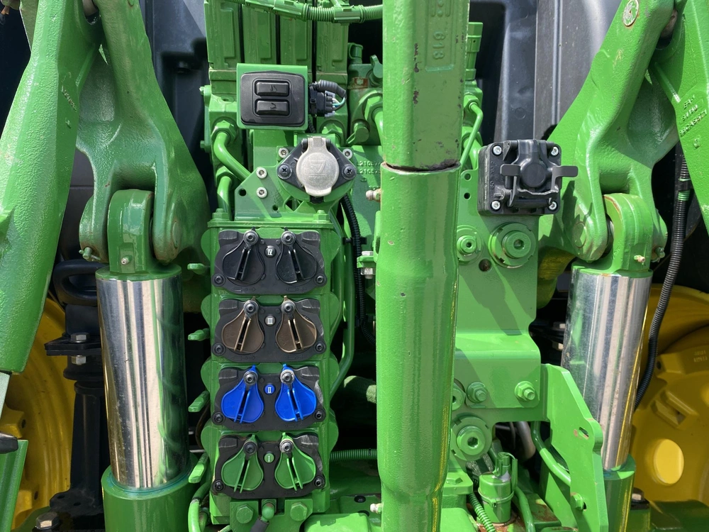 2023 John Deere 6r 175 alt