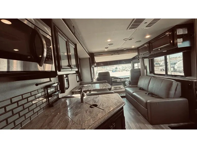 2019 Holiday Rambler ADMIRAL 32S thumbnail 19