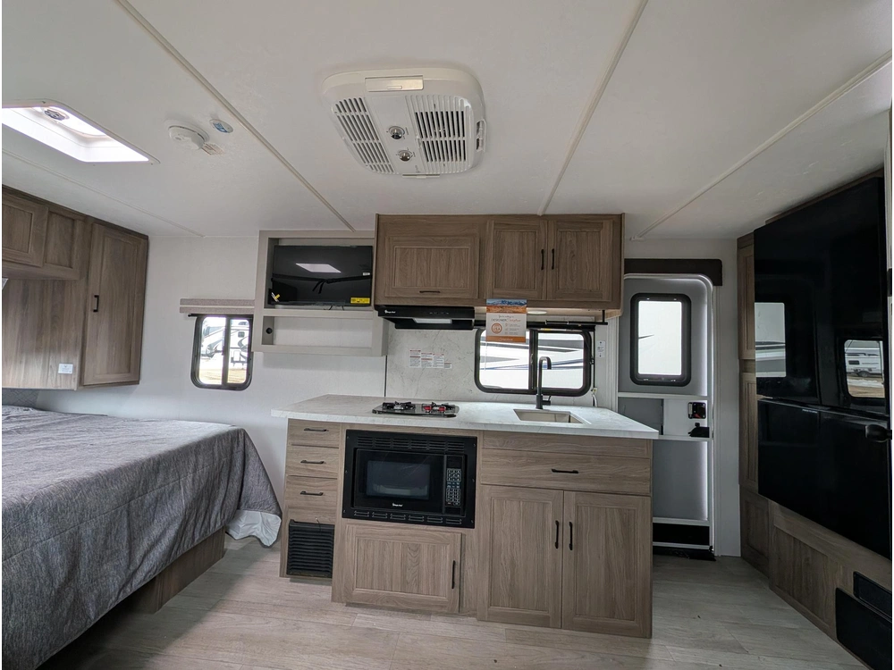 Coachmen Freedom Express 192rbs-320 2026 alt
