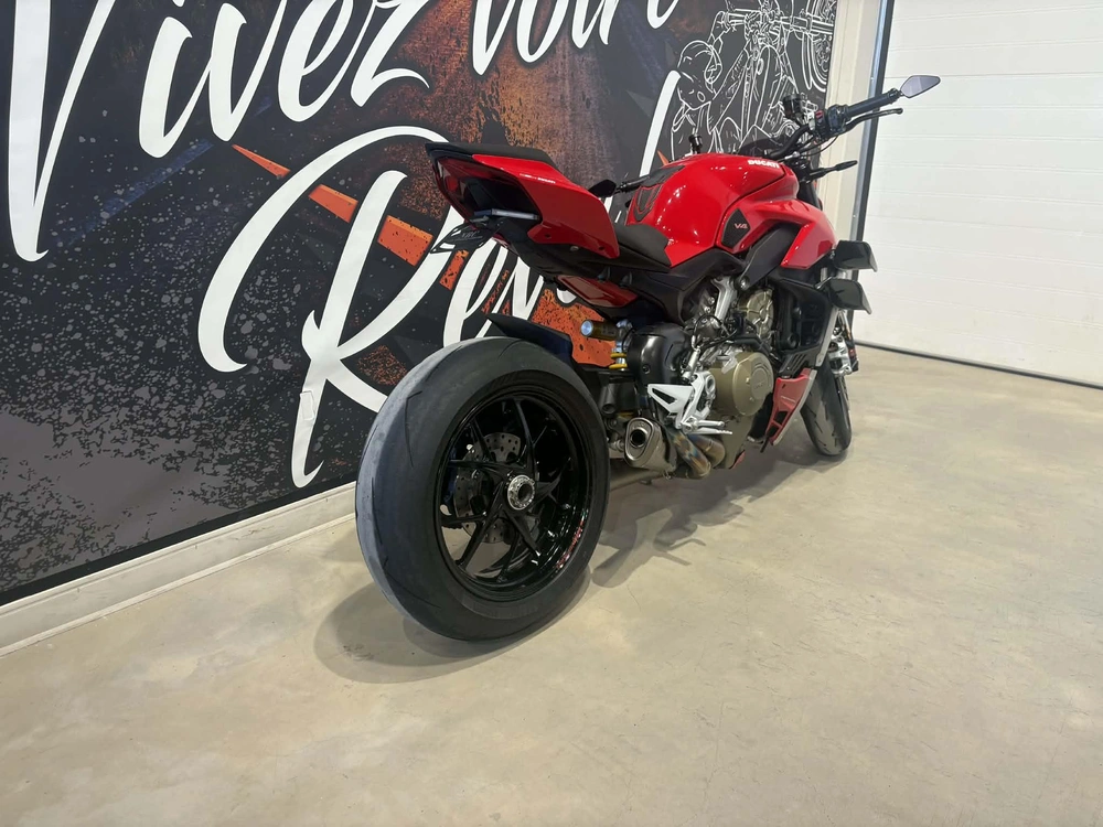 Ducati Streetfighter V4 2021 alt