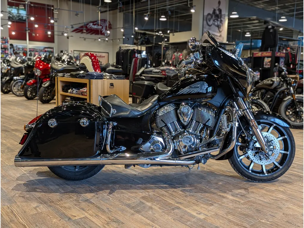 Used 2017 Indian Motorcycle Chieftain Limited // Thunder Black