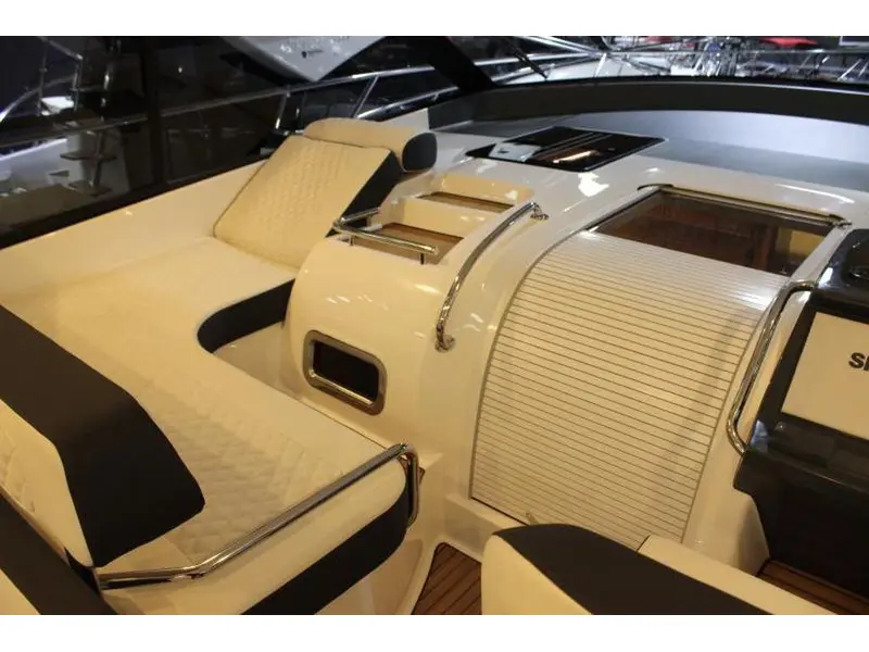 2021 Bavaria Motoryachts S45 COUPE VOLVO IPS 600 EVC2 thumbnail 9