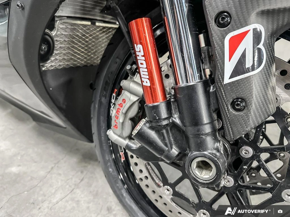 2022 Kawasaki Zx10r alt
