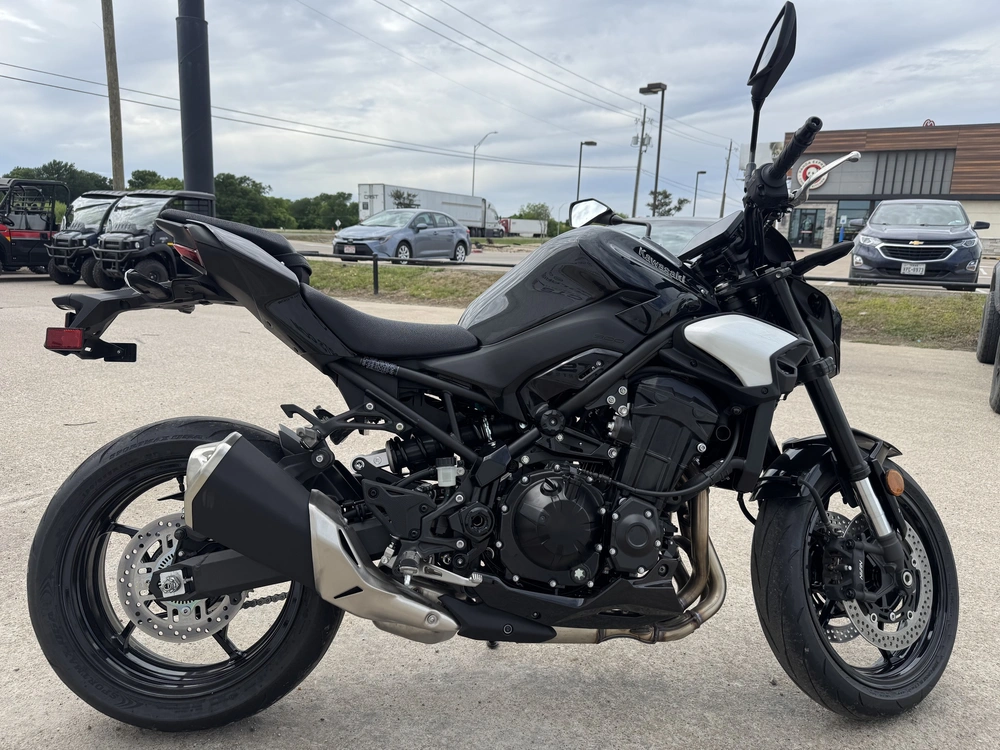 2025 Kawasaki Z900 Abs Abs alt