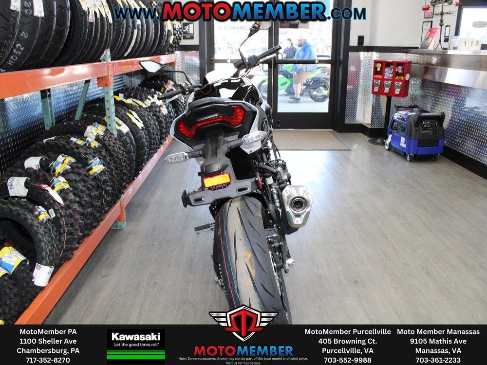 2026 Kawasaki Z900 Abs alt