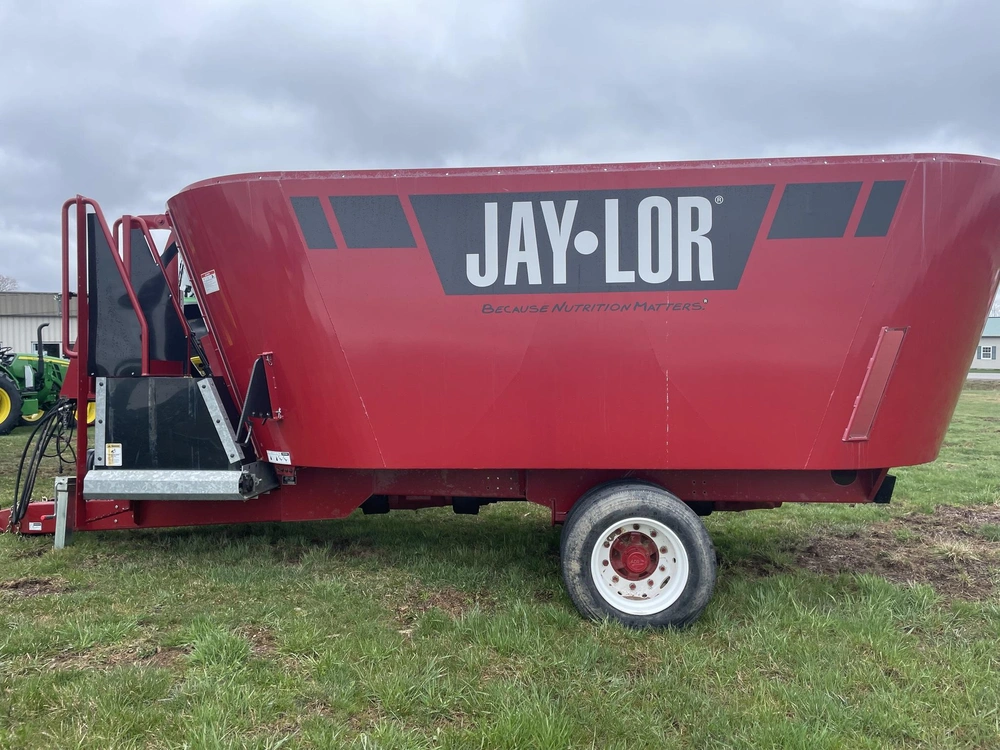 2023 Jay Lor 5650 alt