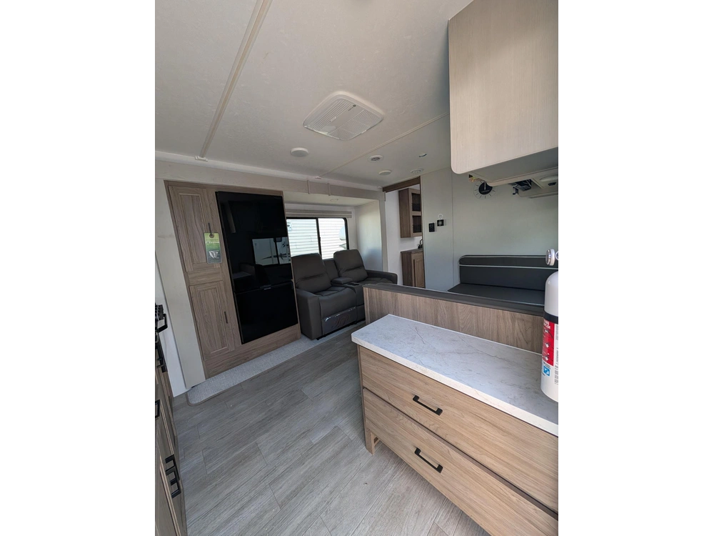 Coachmen Freedom Express 258bhs 2026 alt