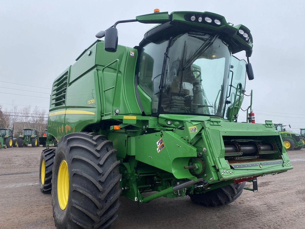 2023 John Deere T670 alt
