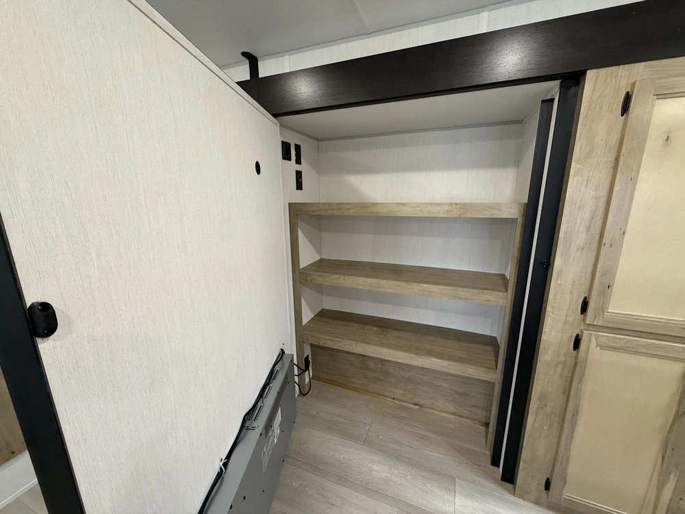 Cherokee 304sr Wolf Den 2026 alt