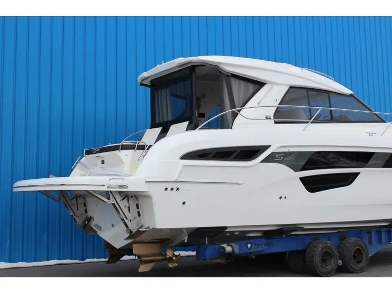 2021 Bavaria Motoryachts S45 COUPE VOLVO IPS 600 EVC2 thumbnail 3